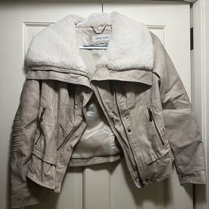 Warm jacket with fluffy soft collar